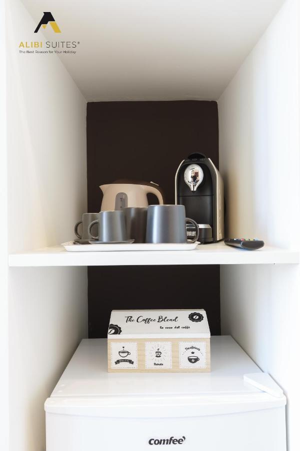 רובו די פוליה Alibi Suites Suite Museum: Gioiello Con Vista Sul Museo Archeologico Nazionale, Letto E Doccia Con Cromoterapia, Smart Tv, Wifi E A/C מראה חיצוני תמונה
