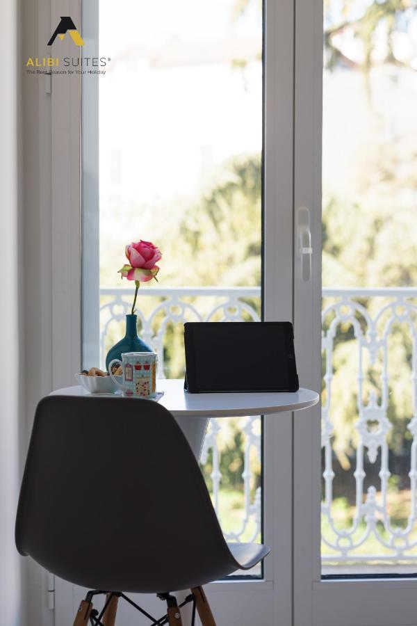 רובו די פוליה Alibi Suites Suite Museum: Gioiello Con Vista Sul Museo Archeologico Nazionale, Letto E Doccia Con Cromoterapia, Smart Tv, Wifi E A/C מראה חיצוני תמונה