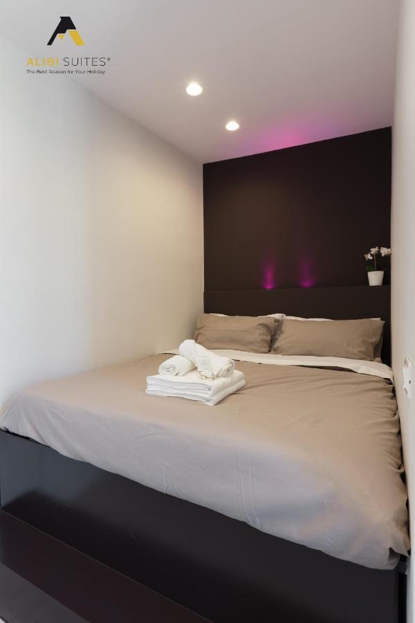 רובו די פוליה Alibi Suites Suite Museum: Gioiello Con Vista Sul Museo Archeologico Nazionale, Letto E Doccia Con Cromoterapia, Smart Tv, Wifi E A/C מראה חיצוני תמונה