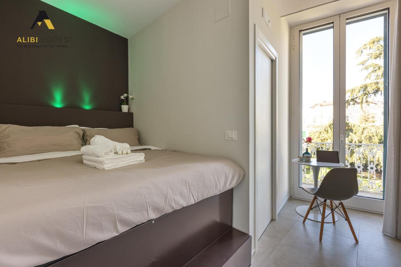 רובו די פוליה Alibi Suites Suite Museum: Gioiello Con Vista Sul Museo Archeologico Nazionale, Letto E Doccia Con Cromoterapia, Smart Tv, Wifi E A/C מראה חיצוני תמונה