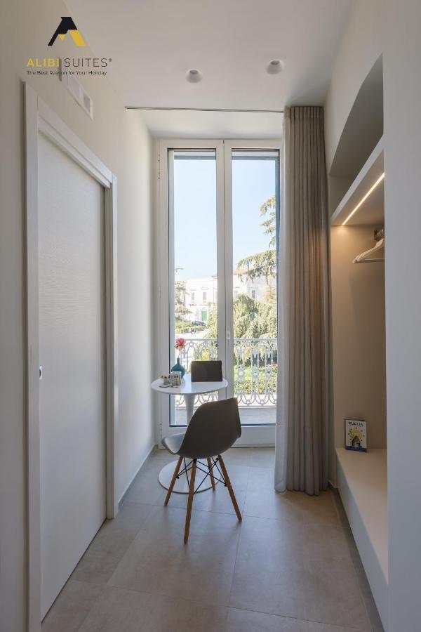 רובו די פוליה Alibi Suites Suite Museum: Gioiello Con Vista Sul Museo Archeologico Nazionale, Letto E Doccia Con Cromoterapia, Smart Tv, Wifi E A/C מראה חיצוני תמונה