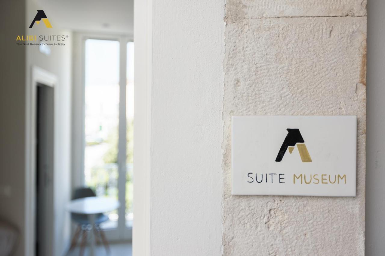 רובו די פוליה Alibi Suites Suite Museum: Gioiello Con Vista Sul Museo Archeologico Nazionale, Letto E Doccia Con Cromoterapia, Smart Tv, Wifi E A/C מראה חיצוני תמונה