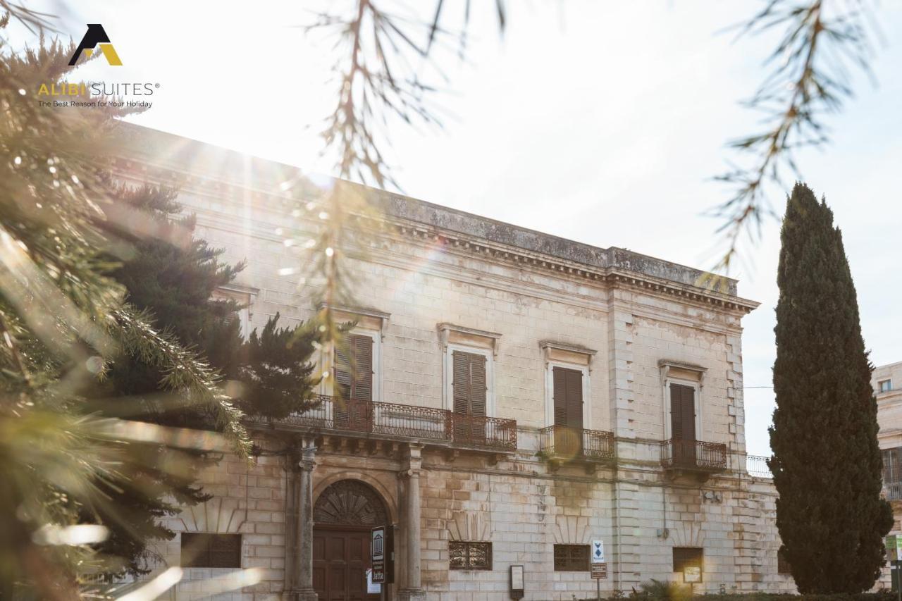 רובו די פוליה Alibi Suites Suite Museum: Gioiello Con Vista Sul Museo Archeologico Nazionale, Letto E Doccia Con Cromoterapia, Smart Tv, Wifi E A/C מראה חיצוני תמונה